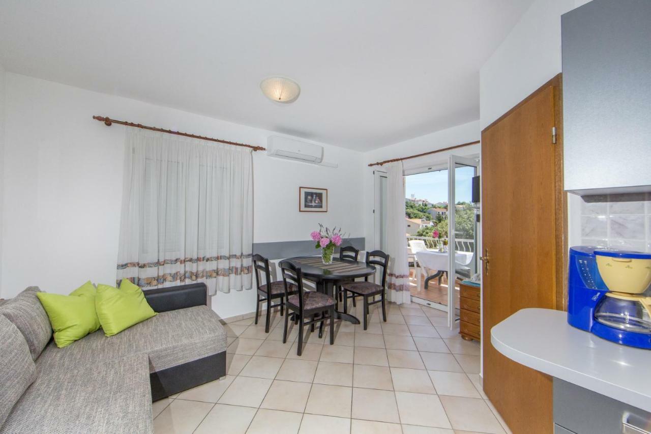 Apartments Sanmichel Pola Esterno foto