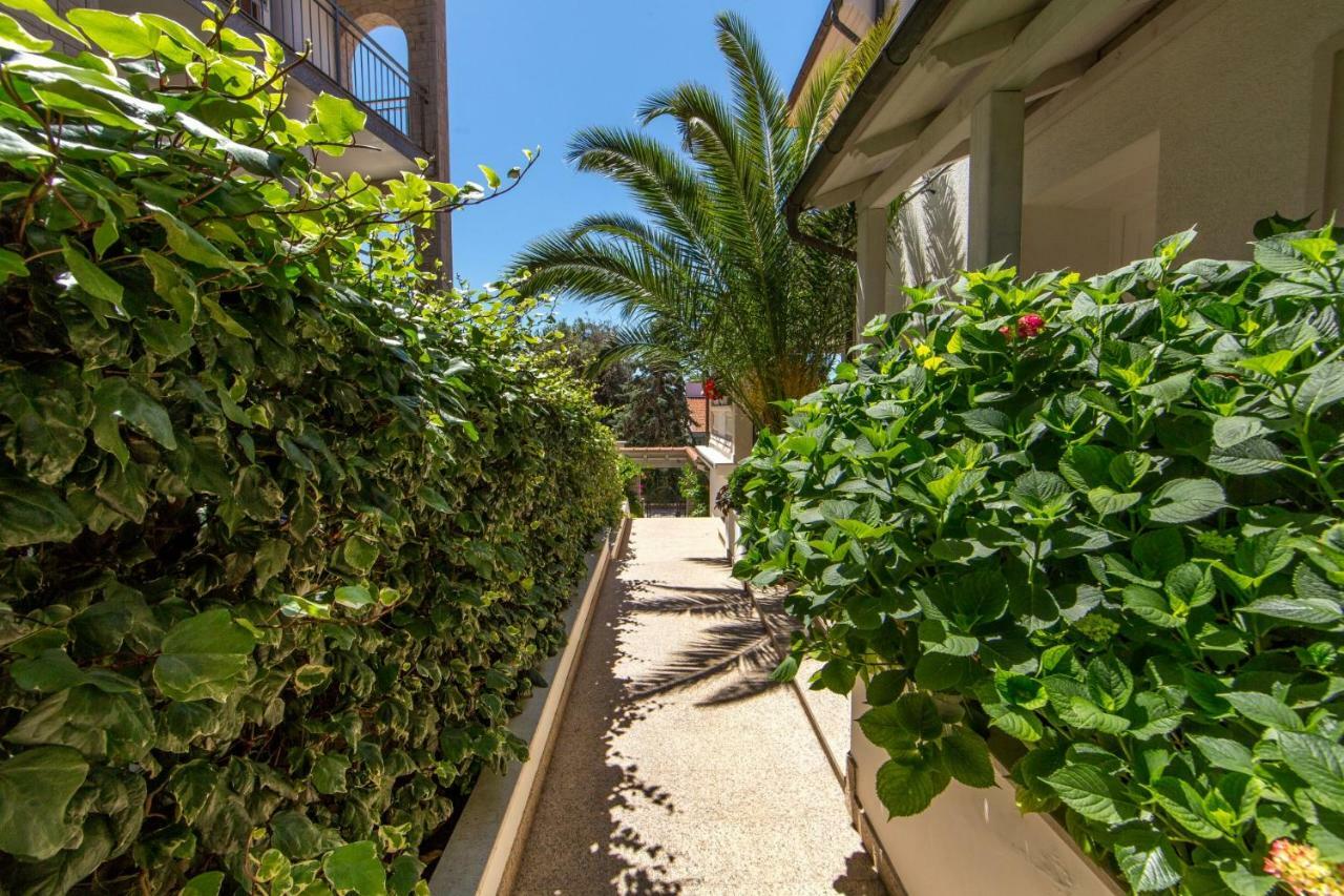 Apartments Sanmichel Pola Esterno foto